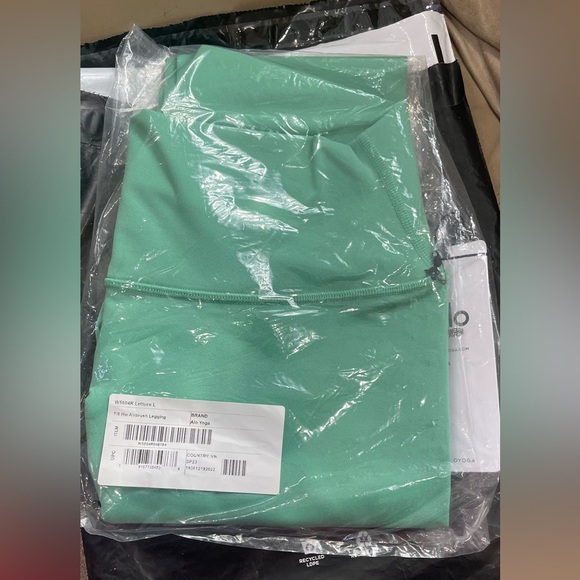 Brand New alo yoga Lettuce High-Waisted airbrush Leggings size L 7/8 - Picture 3 of 5